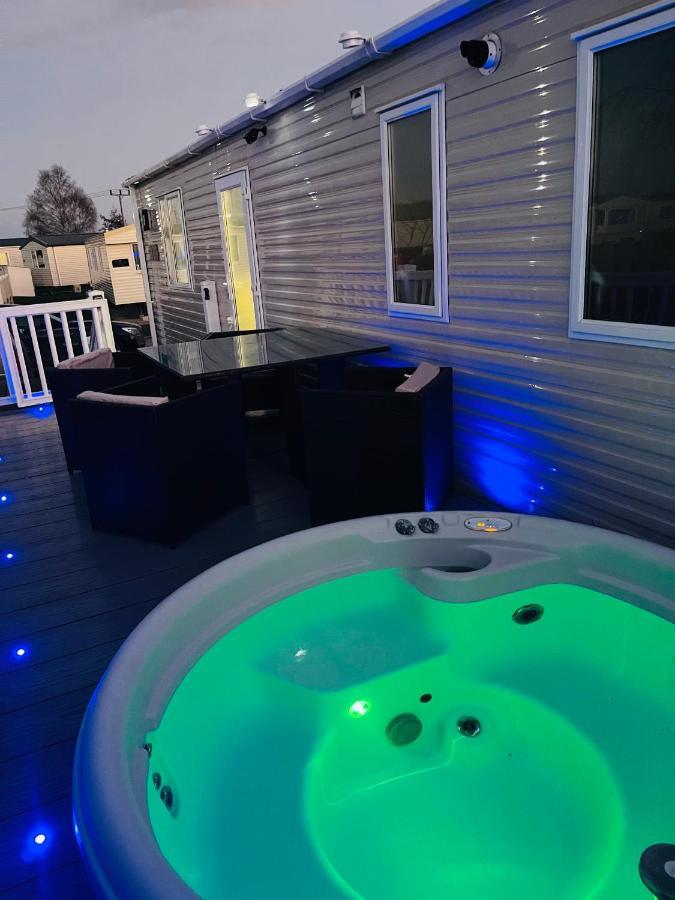 The Sunflower Luxury Caravan At Tattersall Lakes Hotel Tattershall Ngoại thất bức ảnh