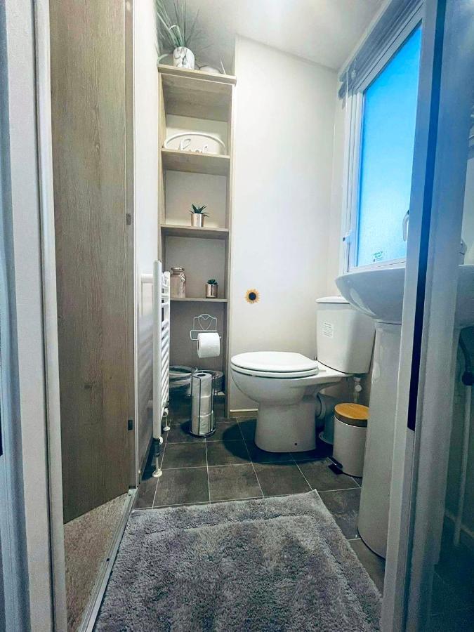 The Sunflower Luxury Caravan At Tattersall Lakes Hotel Tattershall Ngoại thất bức ảnh